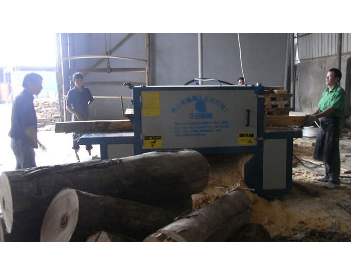 浙江寧波-方木多片鋸--方木200高-500寬-加工現場