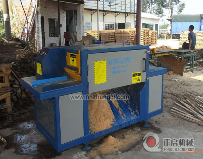 廣東省-肇慶市-四會縣-鋸桉木機加工現場